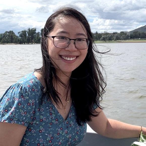 Meet your Posher, Kim - Picture 1 of 1